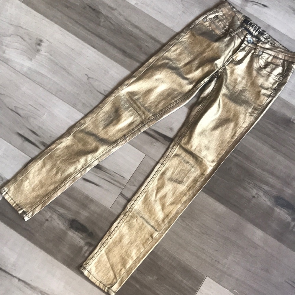 Gold pants! ✨